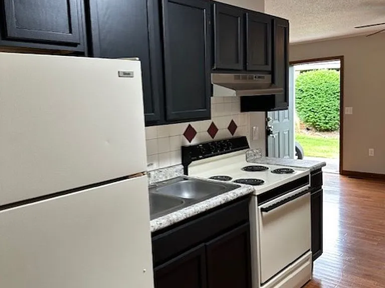 175 E Grande Ave — Photo 3
