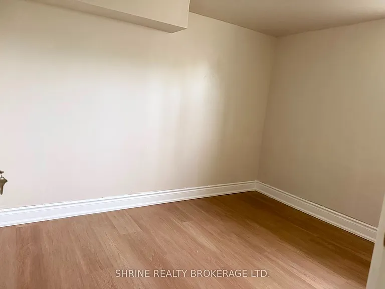 367 Springbank Dr — Photo 9