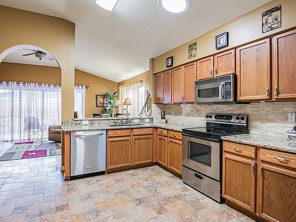 3rd image of 10313 Buncombe Way