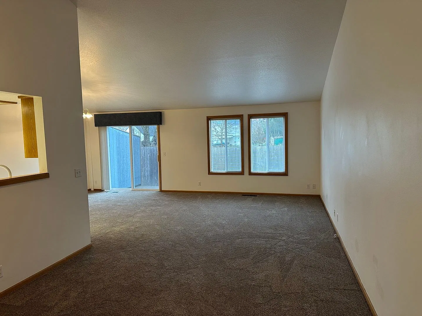 Updated 2 bedroom 2 bath duplex with garage! — Photo 4