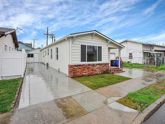 3rd image of 209 4th St