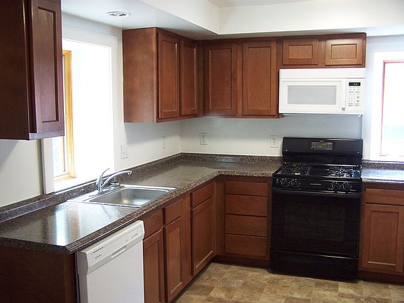 3rd image of 267 Hanover St