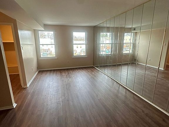 3rd image of 2830 Saxton Rd #B