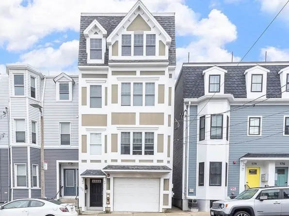 172 W 7th St #3, South Boston, MA 02127