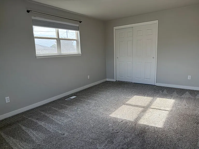 204 Hillcrest Dr — Photo 17