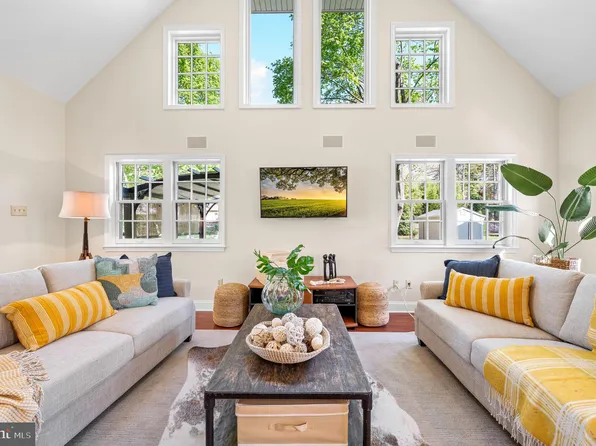 45 Dartmouth Ave, Swarthmore, PA 19081