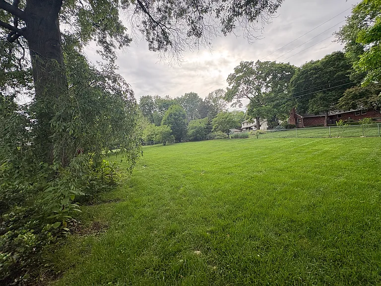 9536 Manor Rd — Photo 27