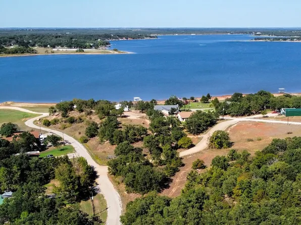 100 Bandera Dr, Nocona, TX 76255