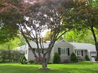 40 Long Meadow Rd, Riverside, CT 06878