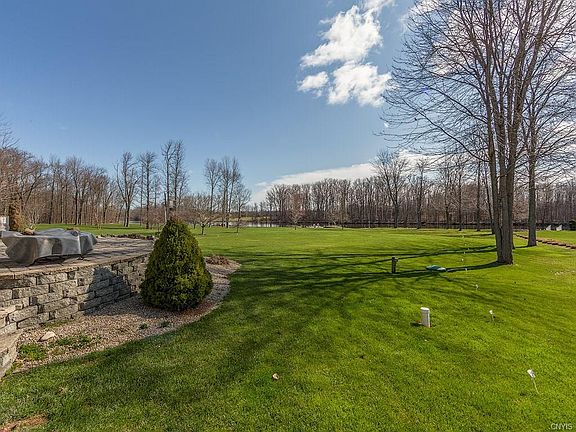 4th image of 38 Oneida View Dr