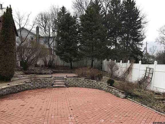 2nd image of 623 Enders Ave