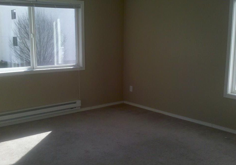 2nd image of 11540 Pinehurst Way NE APT 110