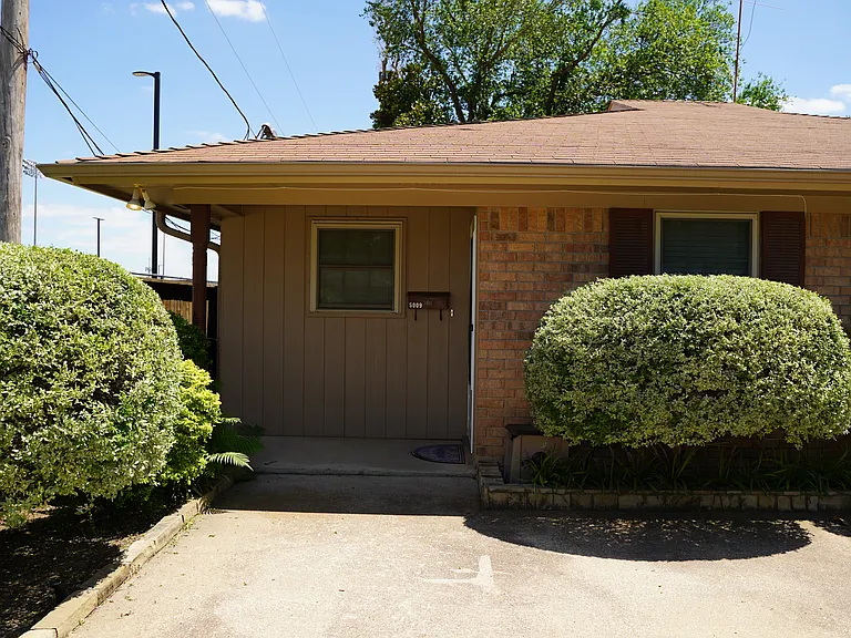 5009 Melbourne Dr #1 — Photo 2