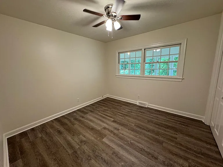 204 Glen Ridge Rd NE — Photo 24