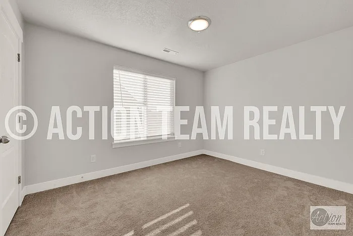 106 N Midland Dr — Photo 25