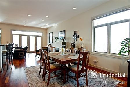 5th image of 1653 W Cortland St APT 2