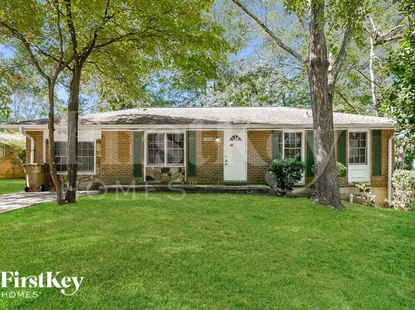 8065 Huntington Dr, Jonesboro, GA 30238