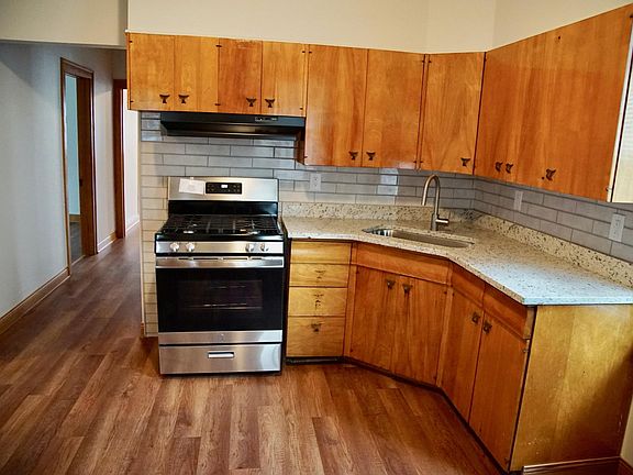 2nd image of 5546 S Sawyer Ave