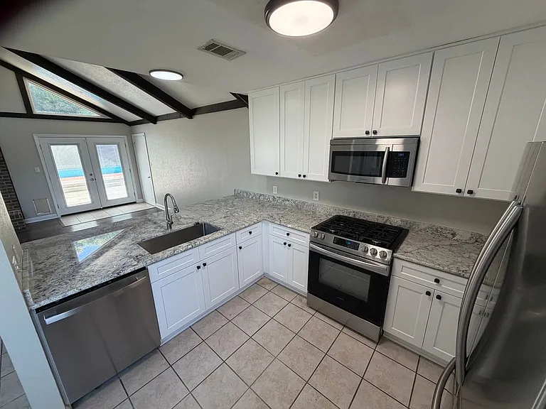 12195 Sage Ave — Photo 3