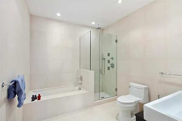 Rented by Douglas Elliman | media 16