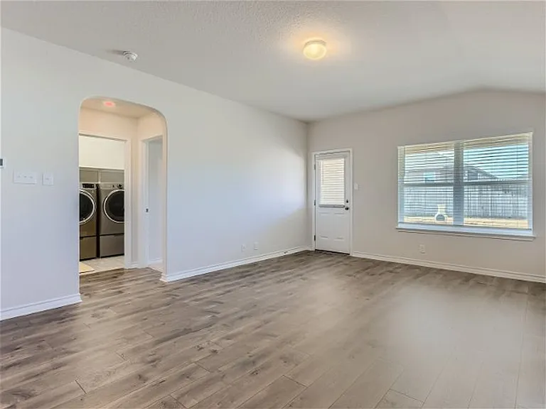 9811 Bratten Rise — Photo 11
