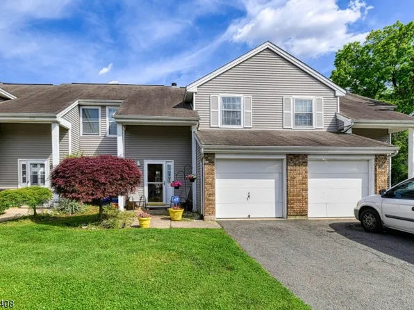 32 Renaissance Ln #32, New Brunswick City, NJ 08901