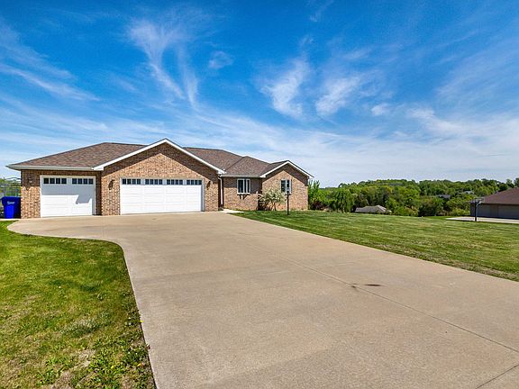 3rd image of 10500 Black Walnut Ct