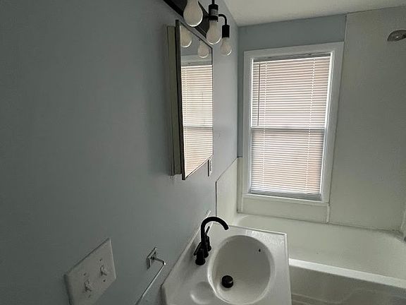 4th image of 21 S Main St #2
