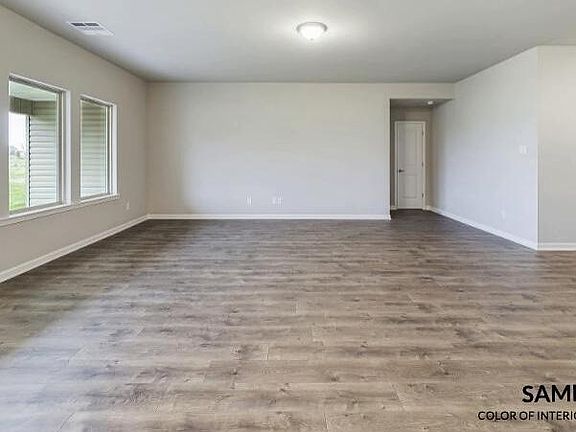 3rd image of 207 Creek View Dr