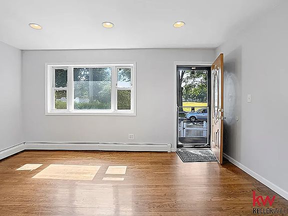 3rd image of 118-27 Lakeview Blvd E #1R