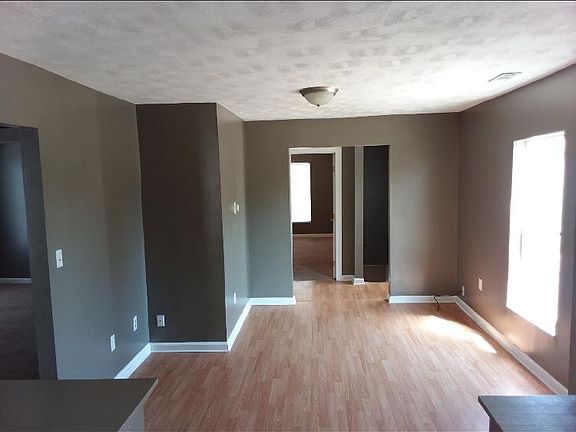2nd image of 2124 Woodlawn Ave