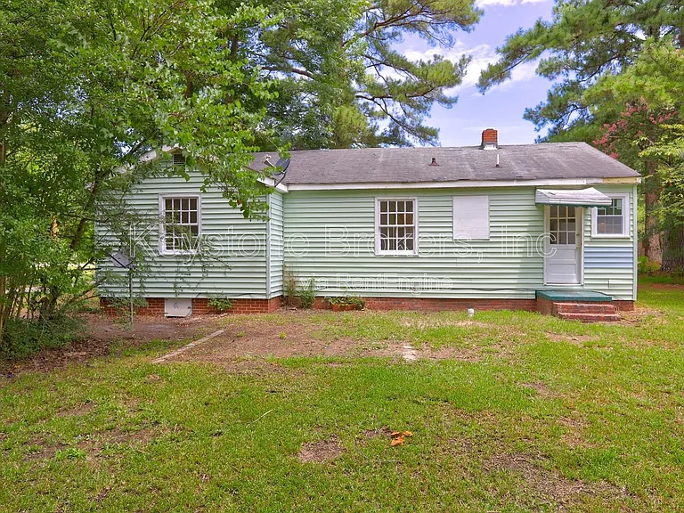 2752 Alden St — Photo 2