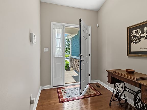 2nd image of 18659 Wychwood Pl