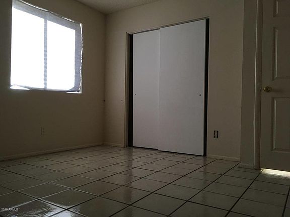 4th image of 2727 E Marconi Ave APT 1