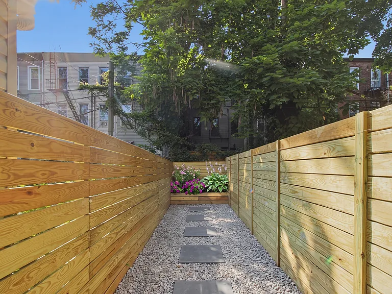 15 Cooper St #1B — Photo 3
