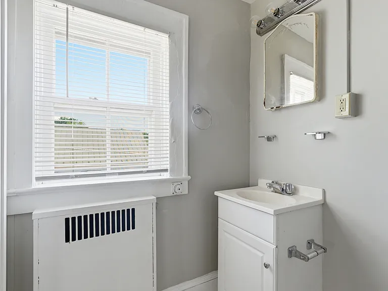 142 N Washington St #7 — Photo 14
