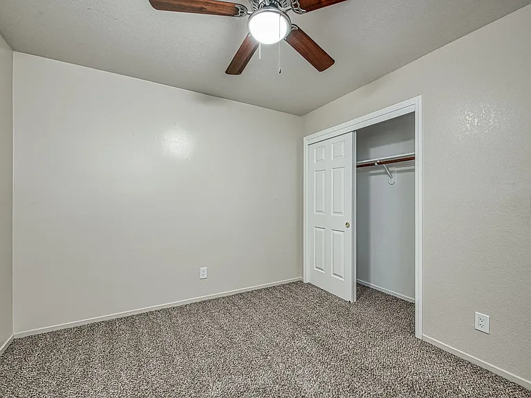 6053 N Mitre Ave — Photo 15