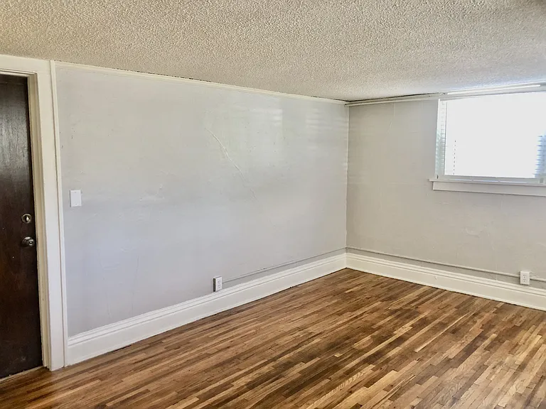 Portland Flats — Photo 31