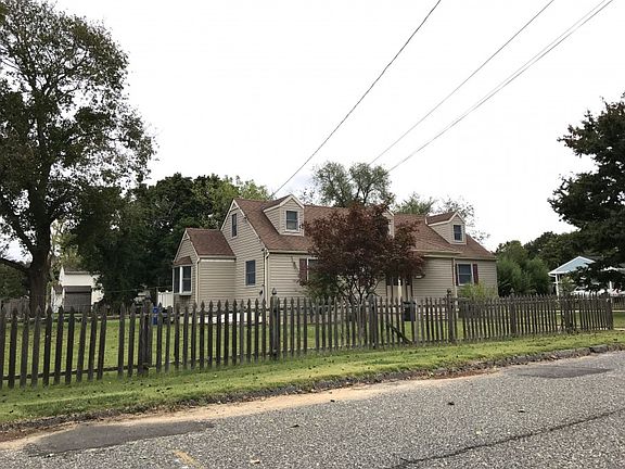 2nd image of 53 E Linden St
