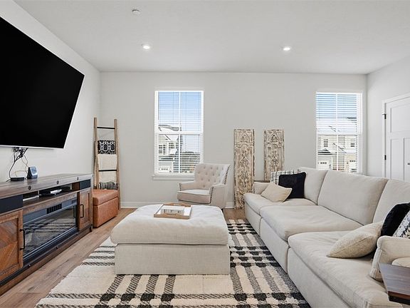 5th image of 4702 Spruce Rd