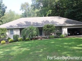 805 Schocalog Rd, Akron, OH 44320