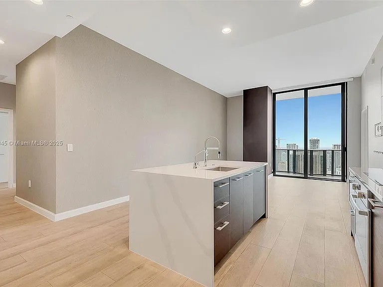 45 SW 9th St #4509 — Photo 1