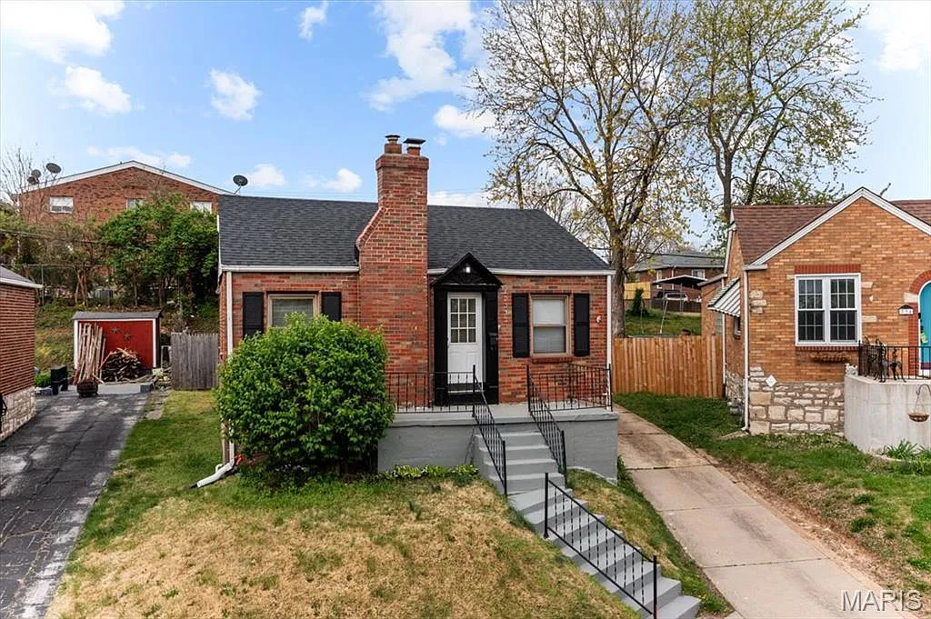 330 Atlas Dr photo 1