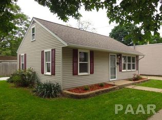 409 N 3rd St, Pekin, IL 61554