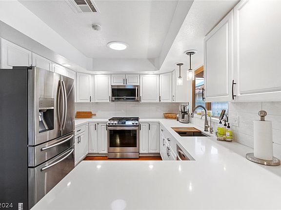4th image of 4550 Green Canyon Dr