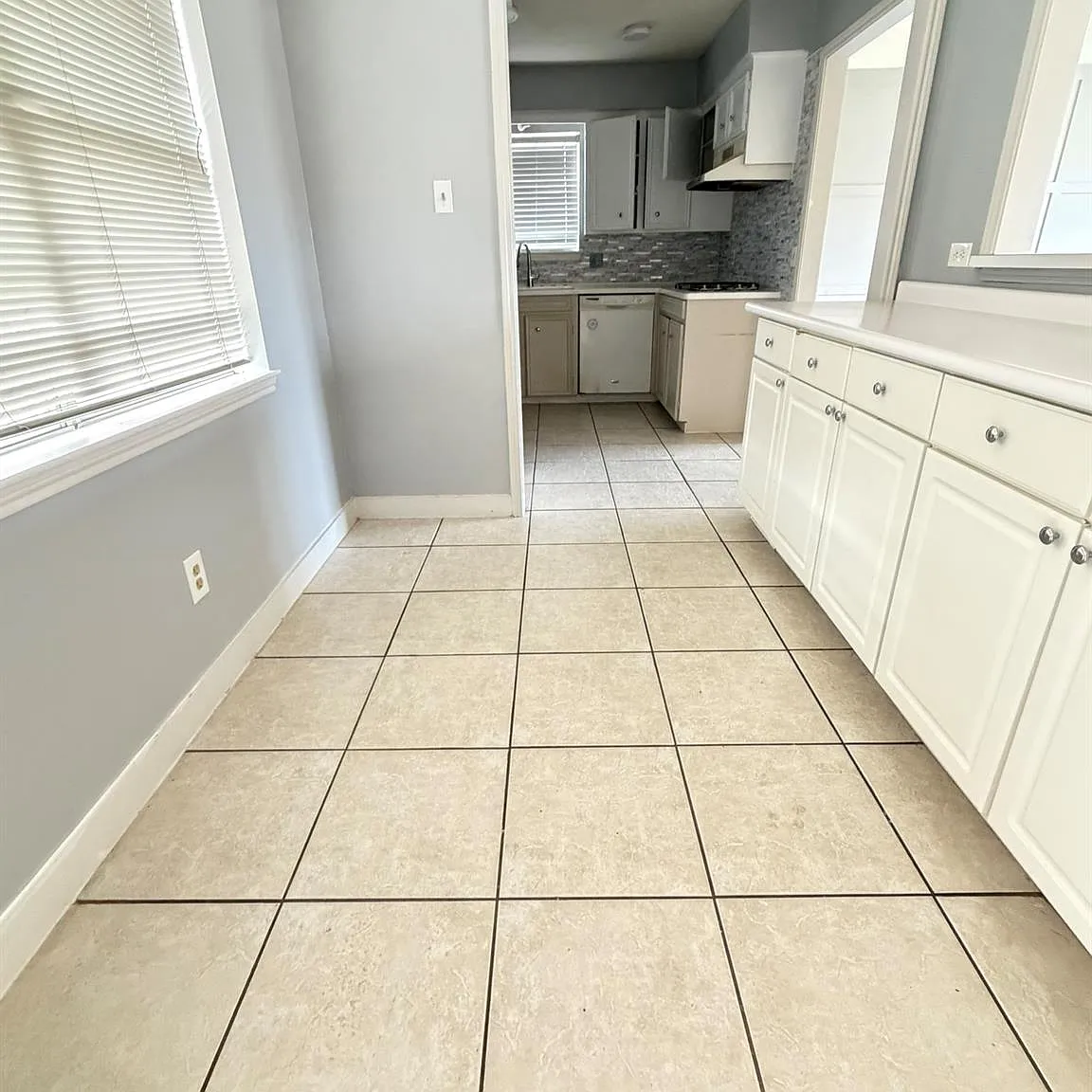 3 bed, 2.0 bath, 1734 sqft, $1,800 — Photo 4