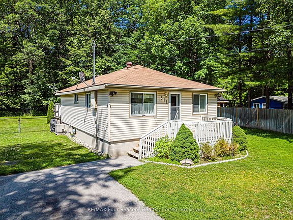 3rd image of 511 Oxbow Park Dr