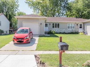 837 Greenfield Ave, South Elgin, IL 60177