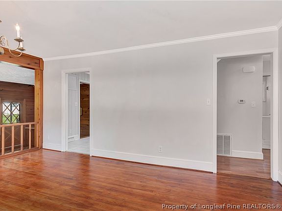 9th image of 314 W 18th St