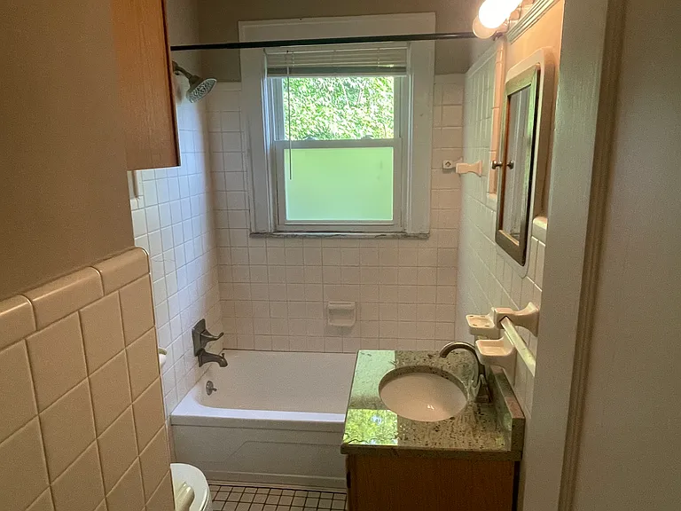 3219 Glengyle Ave #1 — Photo 8